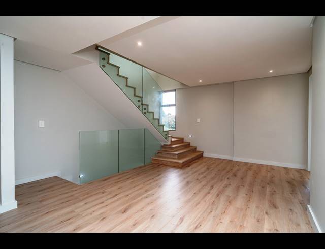 3 BEDROOM TOWNHOUSE FOR SALE IN LA LUCIA RIDGE